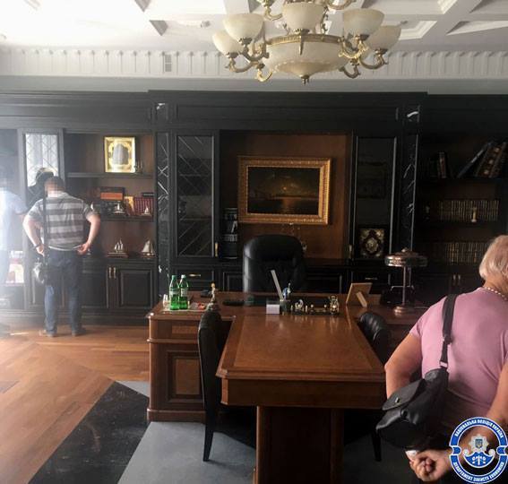 Керівники «Укрспирту» через махінації з тендерами за місяць привласнили 4 млн грн Керівники «Укрспирту» через махінації з тендерами за місяць привласнили 4 млн грн