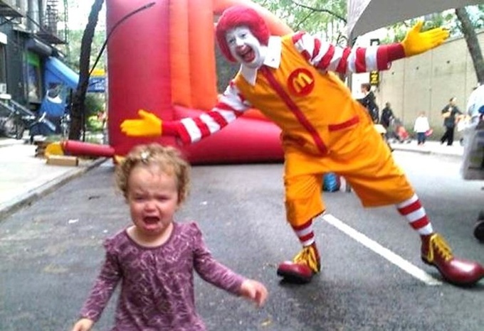 Burger King звинуватив режисера фільму «Воно» в тому, що клоун схожий на рекламу McDonald’s Burger King звинуватив режисера фільму «Воно» в тому, що клоун схожий на рекламу McDonald’s