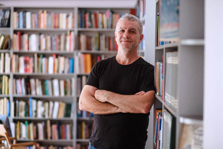 Андрей Бабик: «Сценарий – только в третью очередь творчество, а для начала это – математика и логика» Андрей Бабик: «Сценарий – только в третью очередь творчество, а для начала это – математика и логика»