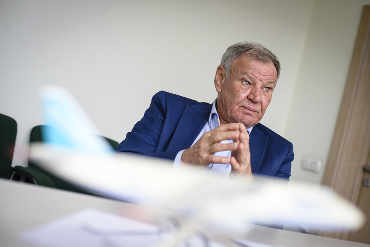 Дорого и сердито: получится ли из аэродрома в Гостомеле сделать базу для лоукостеров Дорого и сердито: получится ли из аэродрома в Гостомеле сделать базу для лоукостеров