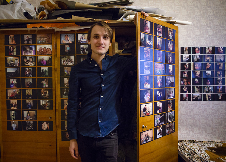 Михаил Алексеенко: «Странная идея одного человека – мысль сумасшедшего. Если ее повторят пятеро – это срез социальной группы» Михаил Алексеенко: «Странная идея одного человека – мысль сумасшедшего. Если ее повторят пятеро – это срез социальной группы»