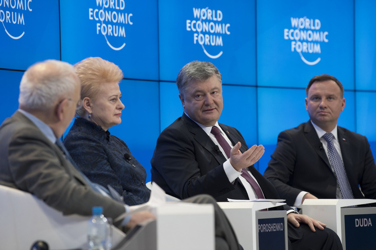 Итоги четвертого дня Давоса: европейский Порошенко, кибервойны и притягательный Дональд Трамп Итоги четвертого дня Давоса: европейский Порошенко, кибервойны и притягательный Дональд Трамп