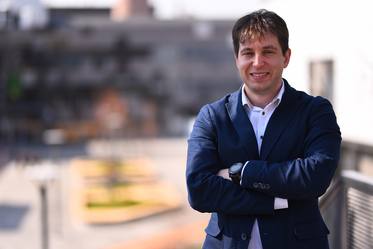 Макс Яковер: «Традиционное мышление банков мешает запускать упрощающие жизнь fintech-инструменты» Макс Яковер: «Традиционное мышление банков мешает запускать упрощающие жизнь fintech-инструменты»