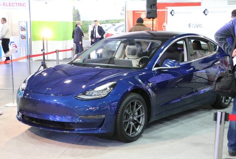 На виставці Plug-In Ukraine покажуть першу в Україні Tesla Model 3 На виставці Plug-In Ukraine покажуть першу в Україні Tesla Model 3