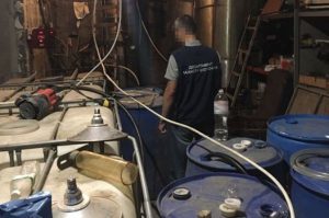 Україна перетворюється на головного постачальника сурогатного алкоголю в ЄС Україна перетворюється на головного постачальника сурогатного алкоголю в ЄС