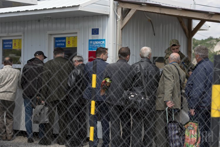 Повернутись додому: яке майбутнє чекає на переселенців з Донбасу Повернутись додому: яке майбутнє чекає на переселенців з Донбасу