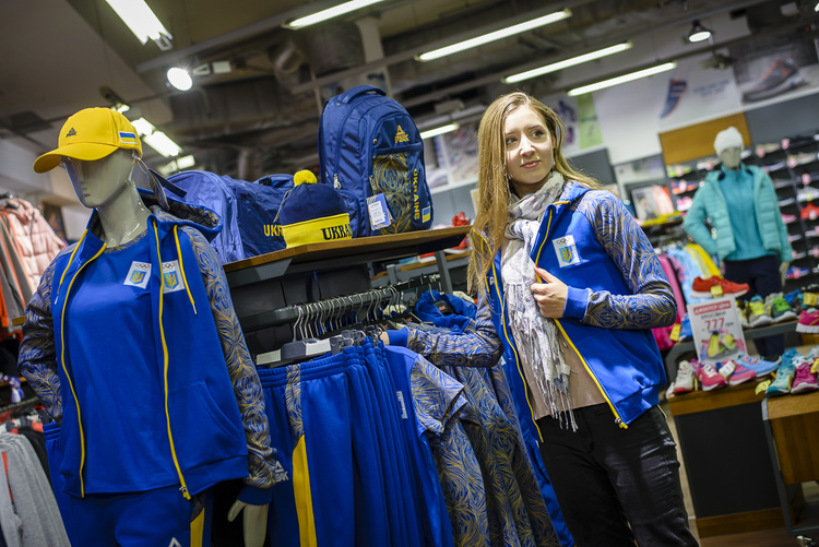Представник бренду спортивного одягу Peak: «З усіх країн лише в Україні створюють дизайн форми для своєї Олімпійської збірної» Представник бренду спортивного одягу Peak: «З усіх країн лише в Україні створюють дизайн форми для своєї Олімпійської збірної»