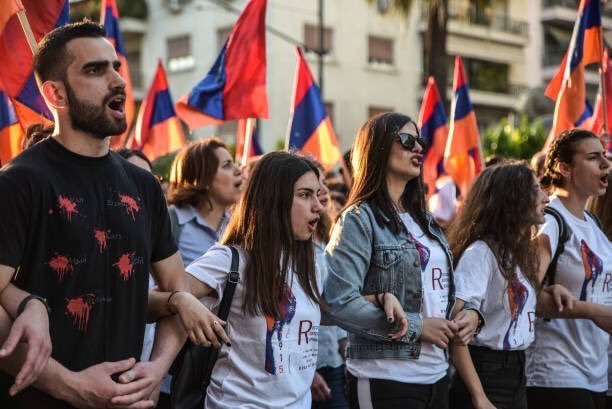 У Єревані сьогодні проходить масштабний мітинг (ФОТО) У Єревані сьогодні проходить масштабний мітинг (ФОТО)