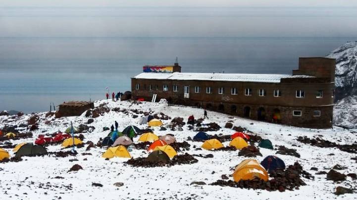 Зима у серпні: у грузинському Гудаурі та у підніжжя гори Казбек випав сніг (ВІДЕО) Зима у серпні: у грузинському Гудаурі та у підніжжя гори Казбек випав сніг (ВІДЕО)