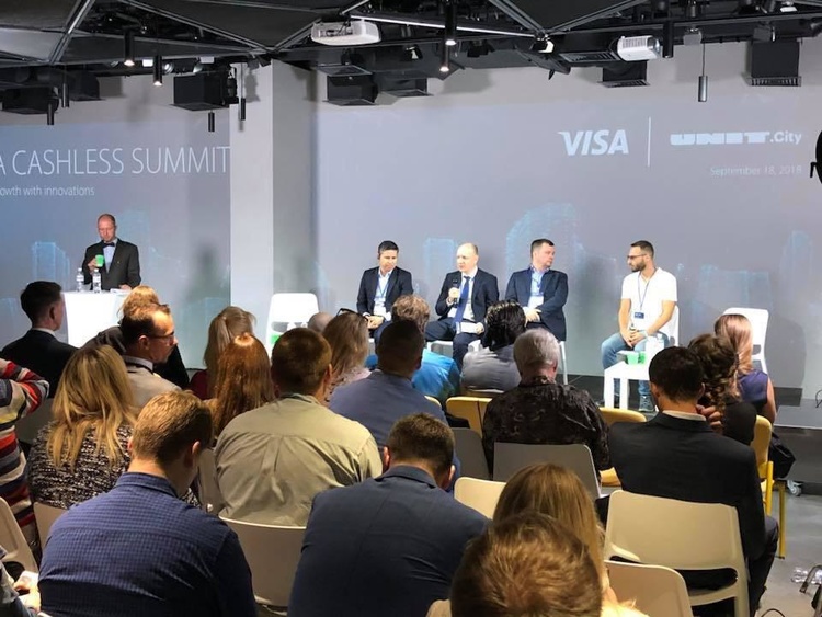 В погоне за cashless: как банки «подсаживают» клиентов на безнал В погоне за cashless: как банки «подсаживают» клиентов на безнал