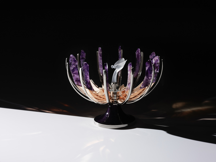 Rolls-Royce спільно із Фаберже створили імператорське яйце «Дух екстазу» Rolls-Royce спільно із Фаберже створили імператорське яйце «Дух екстазу»