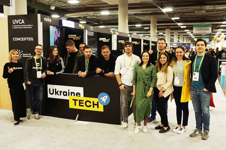 Съездили в Вегас: как украинские стартапы знакомились с Apple и Snapchat Съездили в Вегас: как украинские стартапы знакомились с Apple и Snapchat