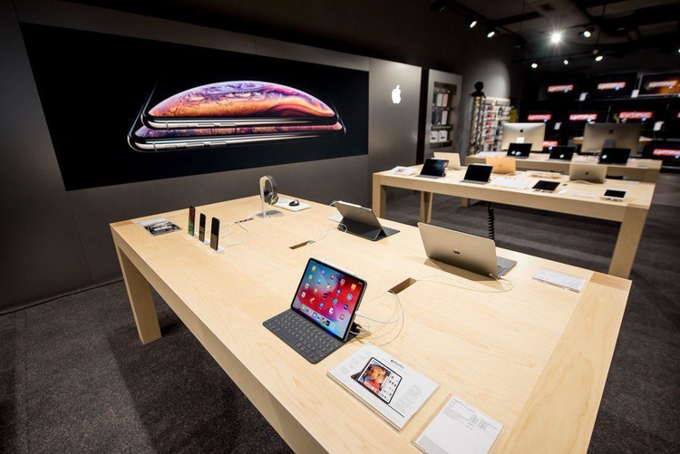 Відкрився найбільший Apple Shop у Києві: вже продано 480 пристроїв Apple Відкрився найбільший Apple Shop у Києві: вже продано 480 пристроїв Apple