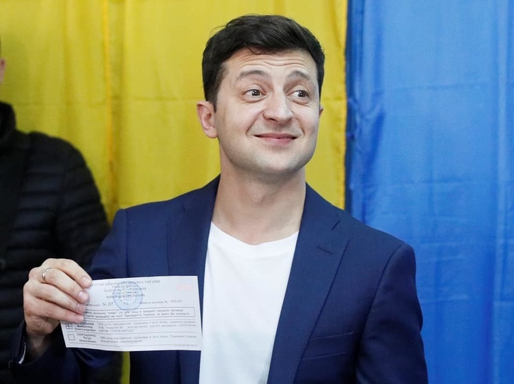 Порошенко та Зеленський проголосували на виборах президента України Порошенко та Зеленський проголосували на виборах президента України
