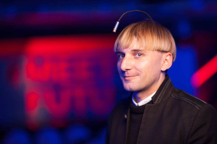 Оттенки серого: как «услышать» цвета благодаря мозговому импланту Оттенки серого: как «услышать» цвета благодаря мозговому импланту