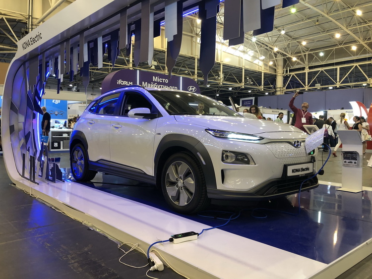 Презентация электромобиля Hyundai Kona Electric: кто и как формирует выбор IT-поколения Презентация электромобиля Hyundai Kona Electric: кто и как формирует выбор IT-поколения