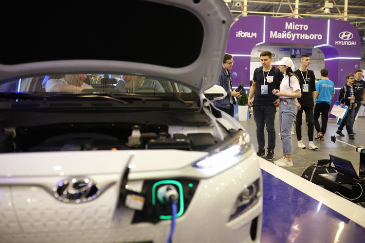 Презентация электромобиля Hyundai Kona Electric: кто и как формирует выбор IT-поколения Презентация электромобиля Hyundai Kona Electric: кто и как формирует выбор IT-поколения