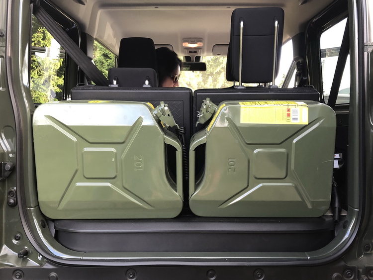 Gelendwagen для начинающих: что показал блиц-тест Suzuki Jimny Gelendwagen для начинающих: что показал блиц-тест Suzuki Jimny