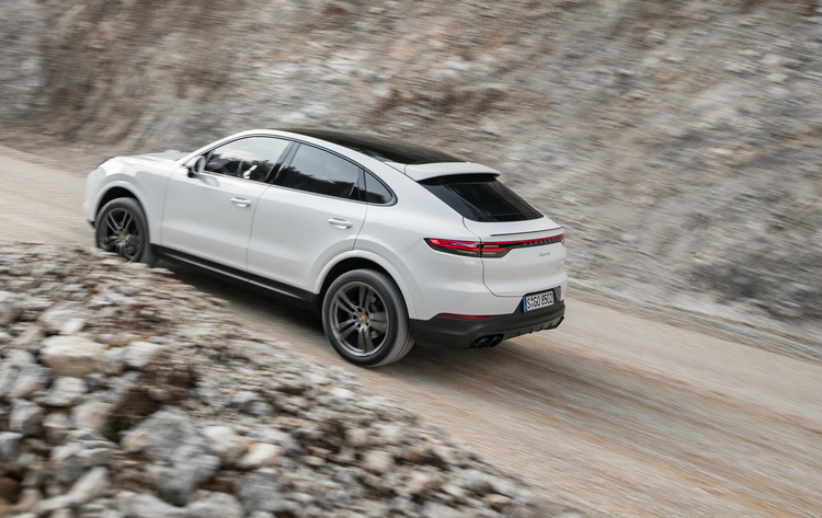 Porsche Cayenne Coupe: виправленому вірити Porsche Cayenne Coupe: виправленому вірити