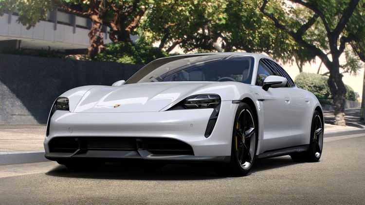 Стережись Tesla: Porsche представила свій перший електричний суперкар Porsche Taycan Стережись Tesla: Porsche представила свій перший електричний суперкар Porsche Taycan