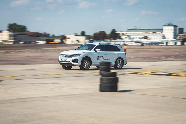 Volkswagen Touareg: як з позашляховика перетворитися на кросовер Volkswagen Touareg: як з позашляховика перетворитися на кросовер