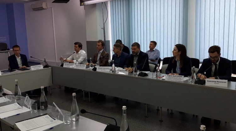 Comfy і «Фокстрот»: «Припинення контрабанди на митниці – боротьба з вітряками» Comfy і «Фокстрот»: «Припинення контрабанди на митниці – боротьба з вітряками»