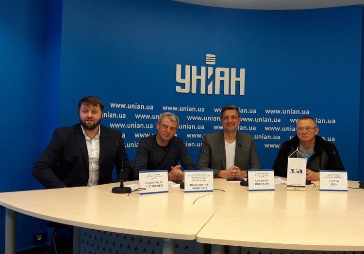 «Держава у смартфоні – стоп»: як муніципалітети та депутати підставляють Зеленського «Держава у смартфоні – стоп»: як муніципалітети та депутати підставляють Зеленського