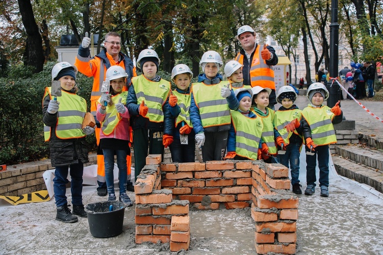В парку ім. Т. Шевченка з'явився «будівельний майданчик» В парку ім. Т. Шевченка з'явився «будівельний майданчик»