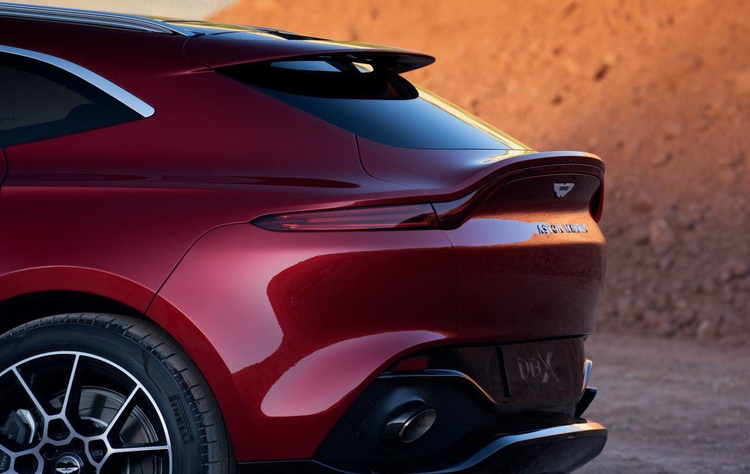 Кроссовер для Джеймса Бонда: как и почему появился Aston Martin DBX Кроссовер для Джеймса Бонда: как и почему появился Aston Martin DBX