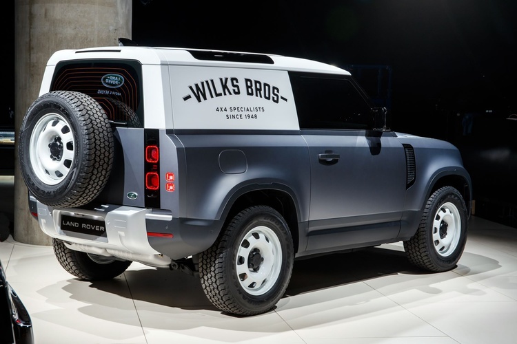 Дідуганам тут не місце: чим здивував оновлений Land Rover Defender Дідуганам тут не місце: чим здивував оновлений Land Rover Defender