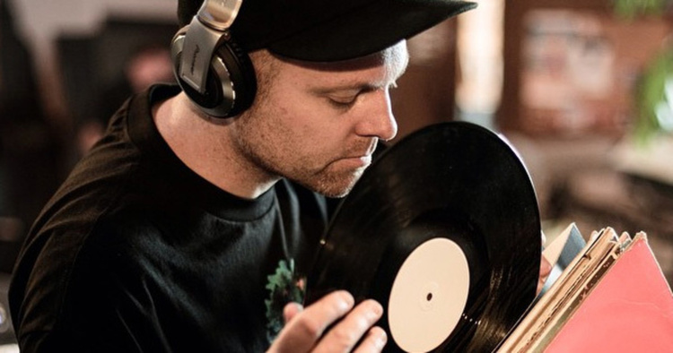 Плейлист февраля: новые альбомы DJ Shadow, Coldplay, Dope Lemon и не только Плейлист февраля: новые альбомы DJ Shadow, Coldplay, Dope Lemon и не только