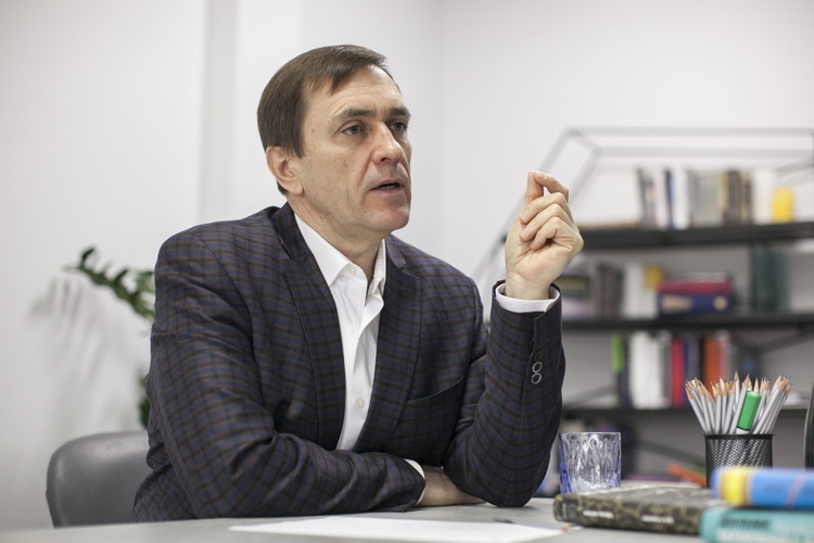 Олександр Зеленюк: «Щоб зрозуміти власну ідентичність, треба експериментувати та прислухатися до себе» Олександр Зеленюк: «Щоб зрозуміти власну ідентичність, треба експериментувати та прислухатися до себе»