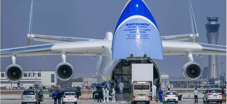 Українська «Мрія» доставила в Париж вантаж медичних товарів з Китаю Українська «Мрія» доставила в Париж вантаж медичних товарів з Китаю