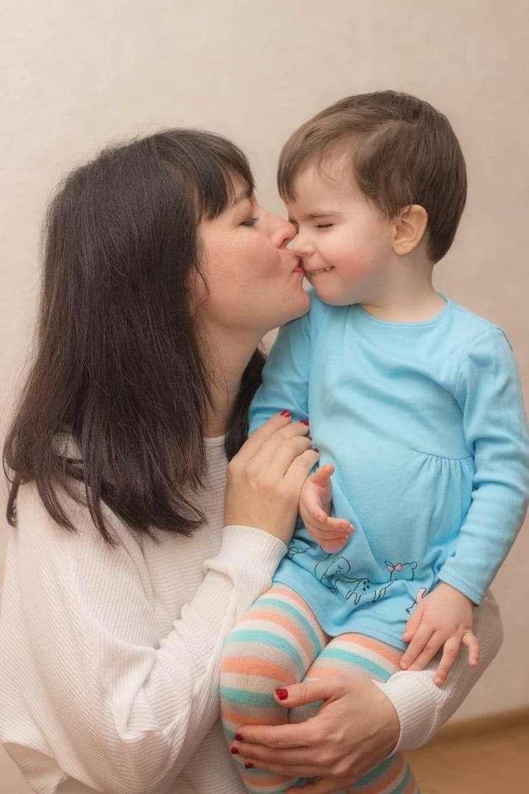 На два фронти: як батьки, що працюють, дають собі раду з дошкільнятами на карантині На два фронти: як батьки, що працюють, дають собі раду з дошкільнятами на карантині