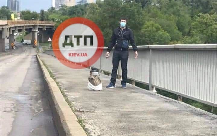 У Києві замінували міст Метро (ВІДЕО) У Києві замінували міст Метро (ВІДЕО)