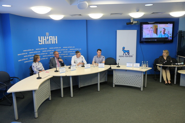 Нові можливості у лікуванні діабету: в українських лікарнях з’явилося сучасне обладнання для моніторингу рівня глюкози Нові можливості у лікуванні діабету: в українських лікарнях з’явилося сучасне обладнання для моніторингу рівня глюкози