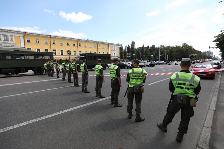 Близько 300 правоохоронців забезпечували безпеку під час знешкодження терориста – заступник міністра МВС (ОНОВЛЮЄТЬСЯ) Близько 300 правоохоронців забезпечували безпеку під час знешкодження терориста – заступник міністра МВС (ОНОВЛЮЄТЬСЯ)