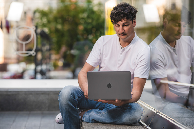 Выбираете ребёнку ноутбук? Попробуйте MacBook Air Выбираете ребёнку ноутбук? Попробуйте MacBook Air