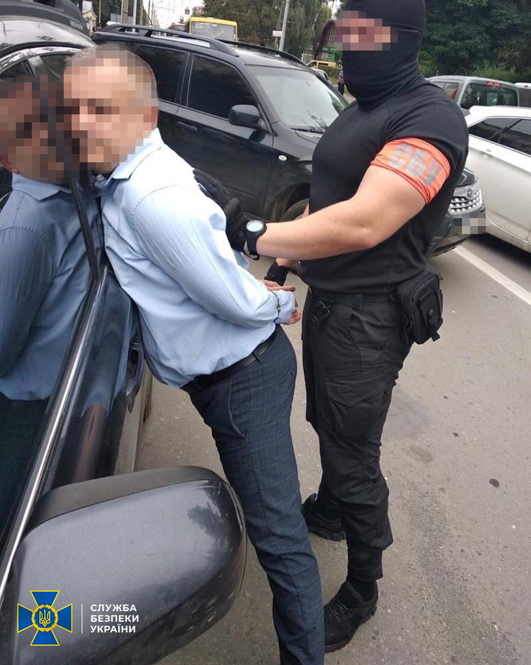 Начальника управління ДФС Тернопільської області затримали на хабарі у $37 тисяч – СБУ Начальника управління ДФС Тернопільської області затримали на хабарі у $37 тисяч – СБУ