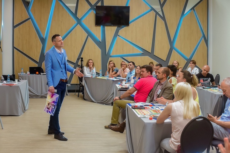 Ігор Фоменко: «Я переконаний, що одна з фундаментальних засадничих речей нашого розвитку як людства – вміння віддавати і допомагати» Ігор Фоменко: «Я переконаний, що одна з фундаментальних засадничих речей нашого розвитку як людства – вміння віддавати і допомагати»