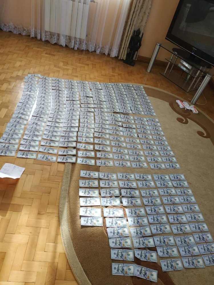 На Львівській митниці викрито незаконну схему імпорту вантажівок На Львівській митниці викрито незаконну схему імпорту вантажівок