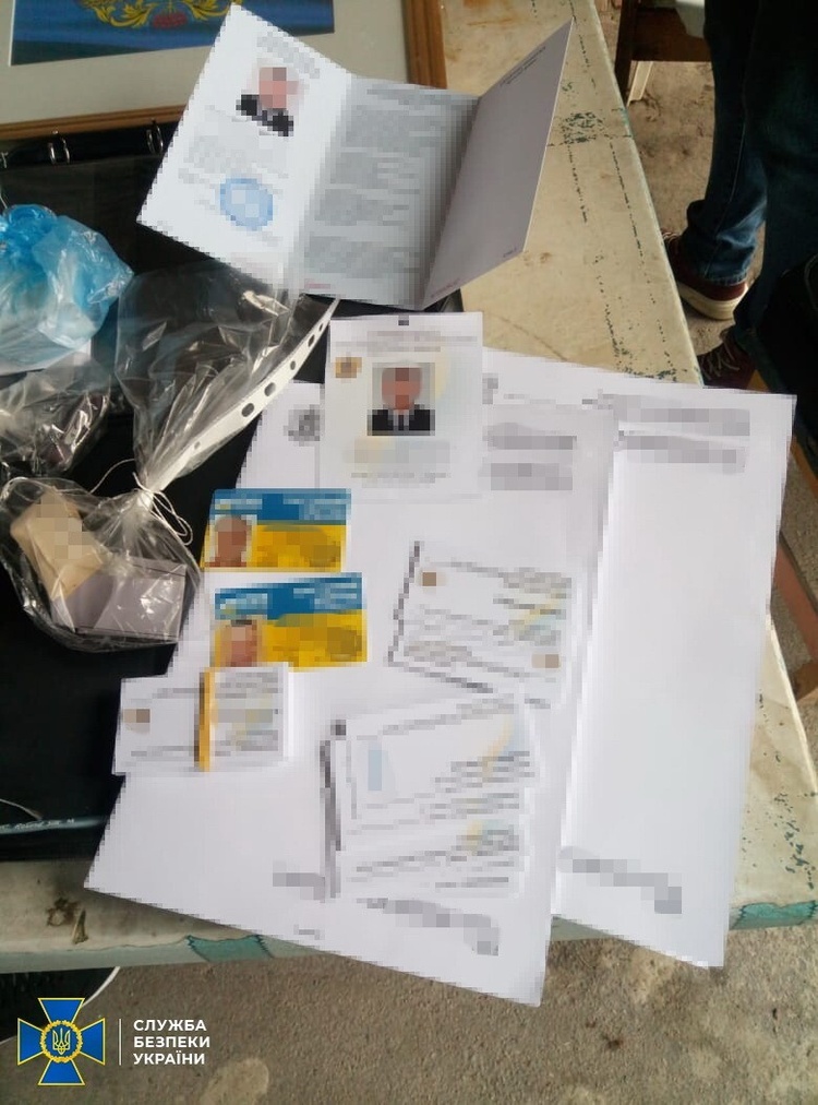 У Чернігівській області СБУ викрило угруповання, яке намагалось захопити владу і створити свою «міськраду» У Чернігівській області СБУ викрило угруповання, яке намагалось захопити владу і створити свою «міськраду»
