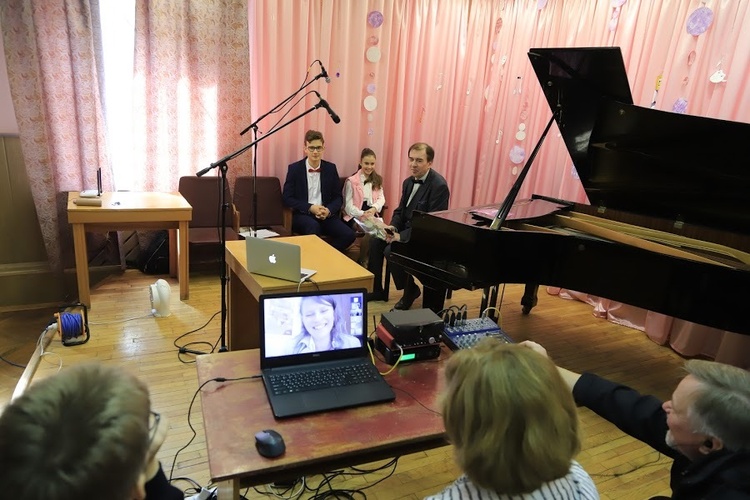 На одній ноті: як музика допомогла подолати «цифровий розрив» На одній ноті: як музика допомогла подолати «цифровий розрив»