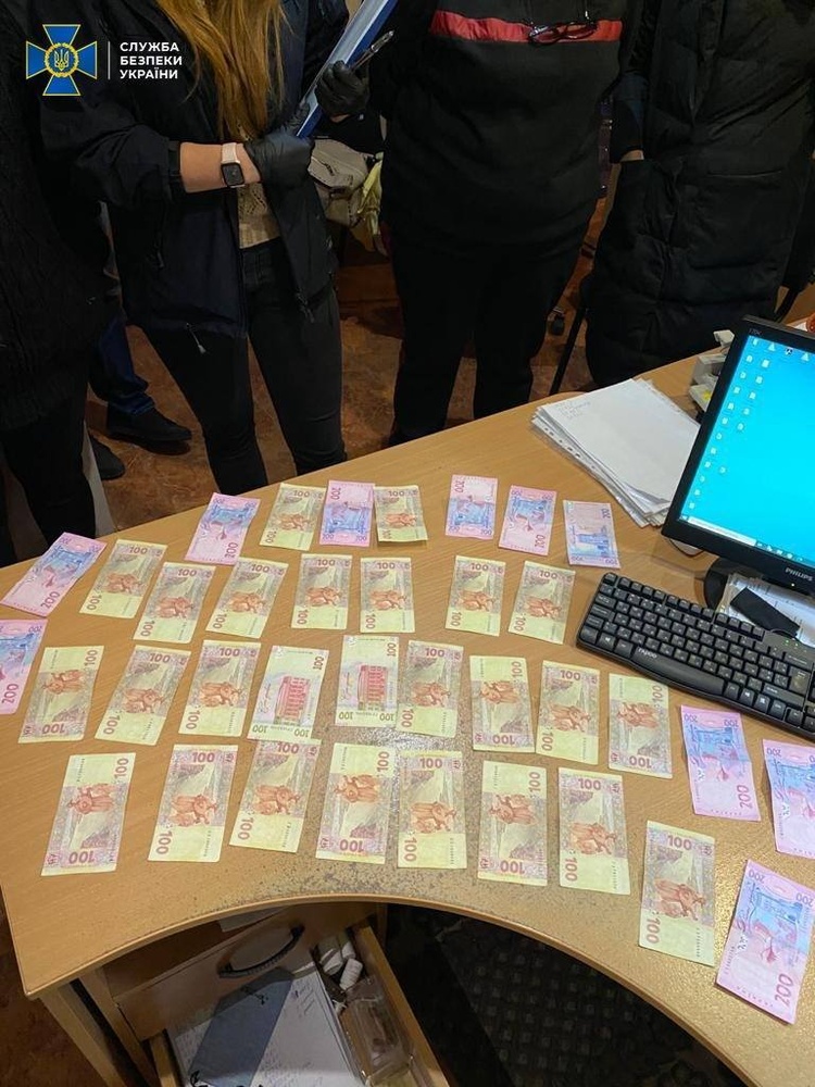 СБУ викрила на корупції посадовців Подільської митниці СБУ викрила на корупції посадовців Подільської митниці