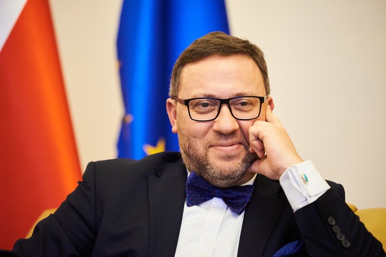 Посол Республіки Польща: «Через міграцію українських робітників за кордон тут тепер складно знайти фахівців для польських заводів» Посол Республіки Польща: «Через міграцію українських робітників за кордон тут тепер складно знайти фахівців для польських заводів»