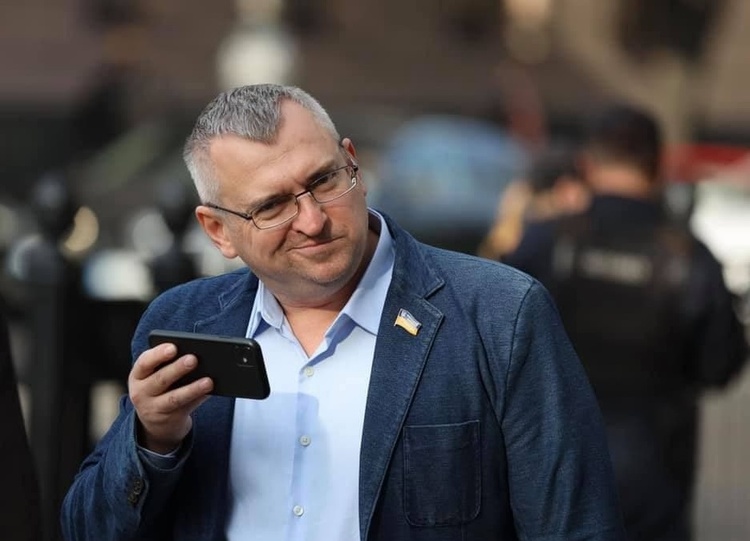 Олександр Федієнко: «Силовики вже мають автономний доступ до мобільних мереж без участі оператора» Олександр Федієнко: «Силовики вже мають автономний доступ до мобільних мереж без участі оператора»