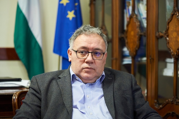 Посол Угорщини: «До Майдану бізнес-середовище в Україні було менш регульованим, але більш передбачуваним» Посол Угорщини: «До Майдану бізнес-середовище в Україні було менш регульованим, але більш передбачуваним»