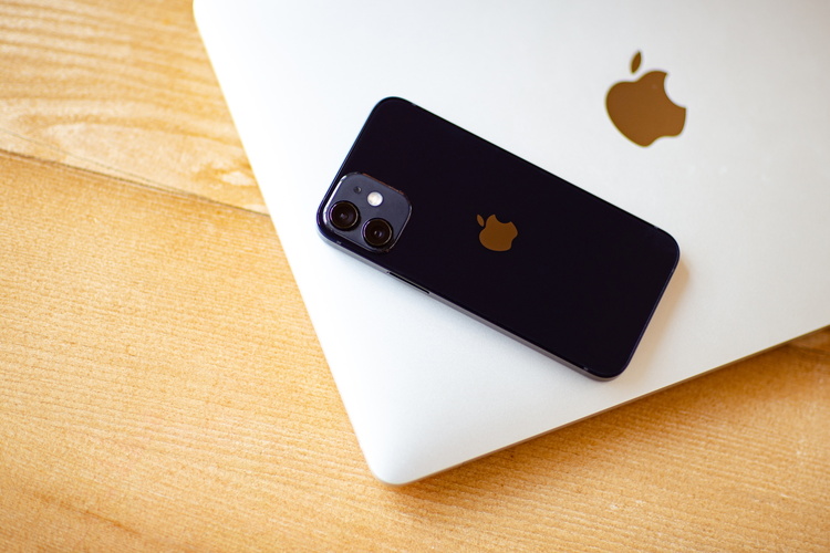 Компактність – новий тренд:<br>Чому варто звернути увагу на iPhone 12 mini Компактність – новий тренд:<br>Чому варто звернути увагу на iPhone 12 mini