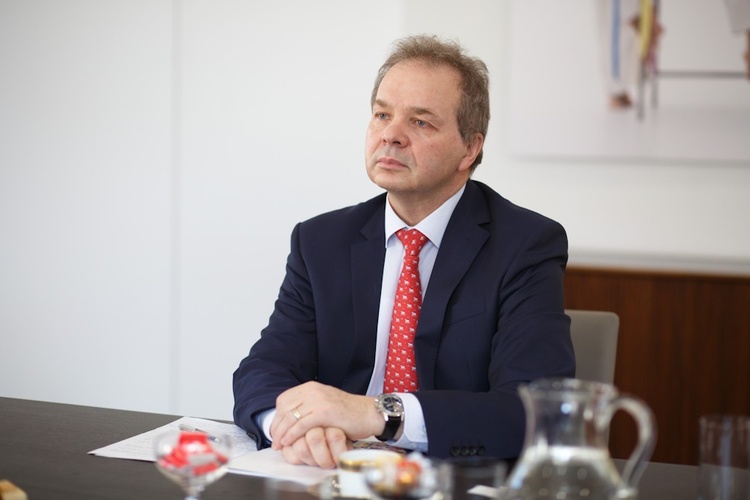 Посол Швейцарської Конфедерації: «Україну сприймають як поєднання трьох понять: корупція, Чорнобиль, конфлікт» Посол Швейцарської Конфедерації: «Україну сприймають як поєднання трьох понять: корупція, Чорнобиль, конфлікт»
