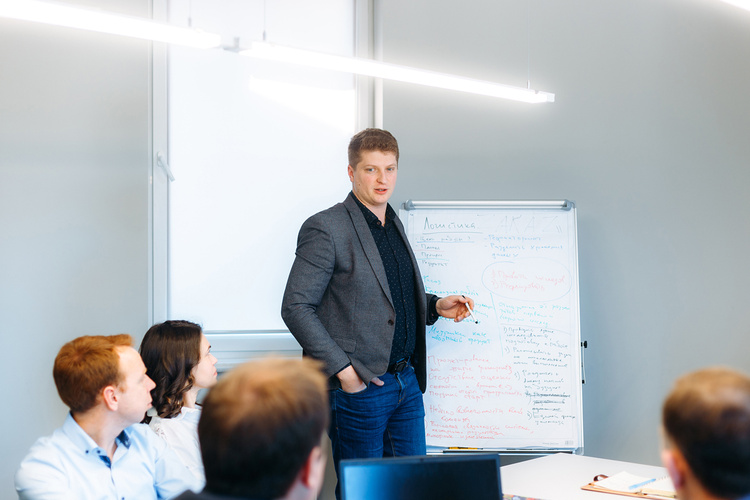Deloitte TMT Talks: как доставлять бананы на дом и зарабатывать на этом Deloitte TMT Talks: как доставлять бананы на дом и зарабатывать на этом